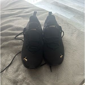 Women's Adidas Shoes. Black size 8. Brand new only tried them on.